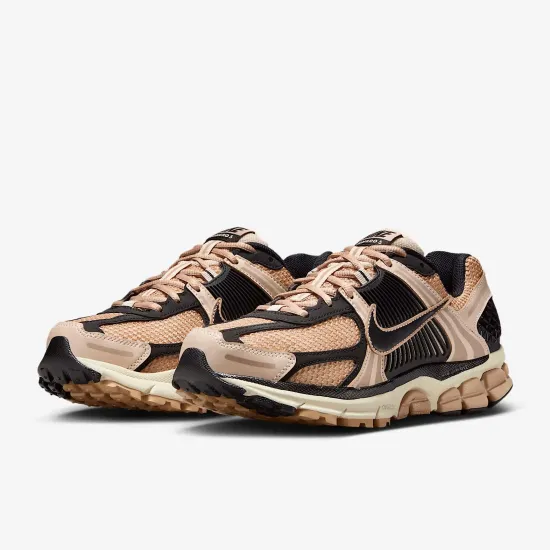 Кросівки Nike Zoom Vomero 5 FJ2028-106