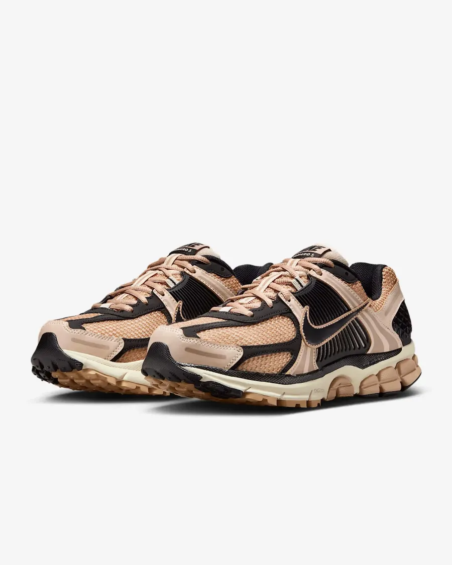 Кросівки Nike Zoom Vomero 5 FJ2028-106
