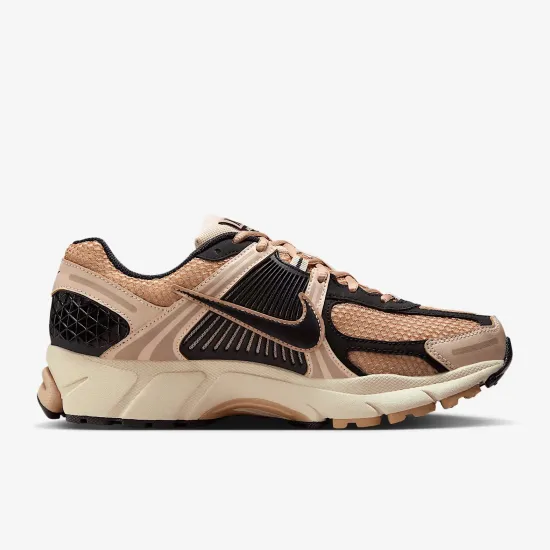Кросівки Nike Zoom Vomero 5 FJ2028-106