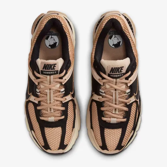 Кросівки Nike Zoom Vomero 5 FJ2028-106
