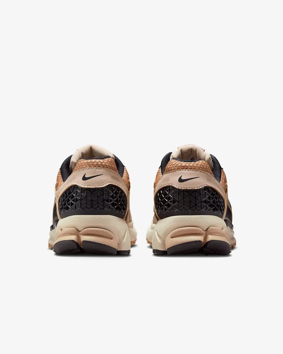 Кросівки Nike Zoom Vomero 5 FJ2028-106
