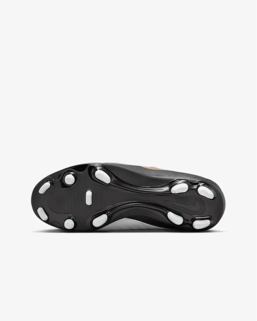 Бутси Nike Phantom GX 2 Club MG FJ2600-100