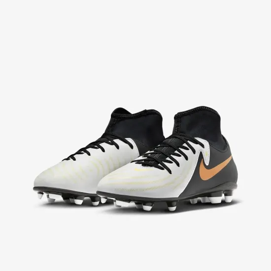 Бутси Nike Phantom Luna 2 Club MG FJ2601-100