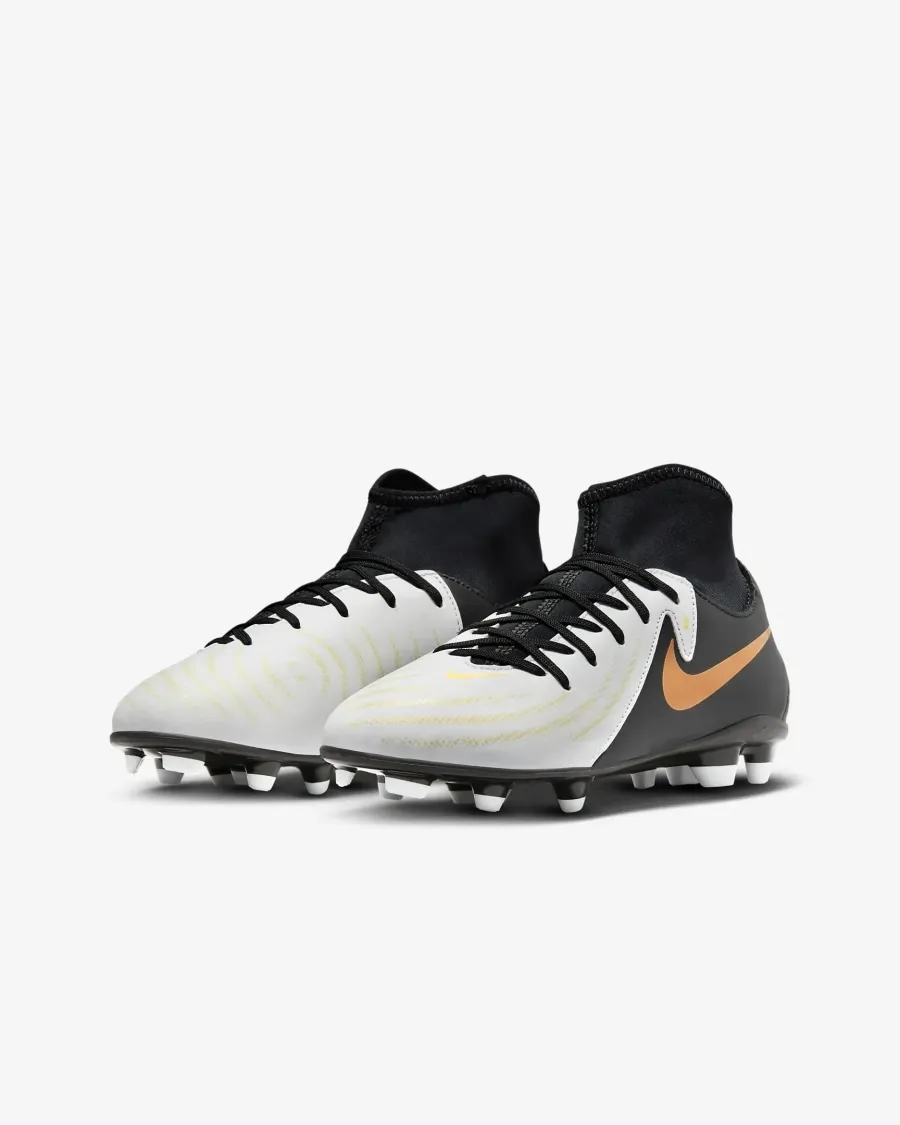 Бутси Nike Phantom Luna 2 Club MG FJ2601-100