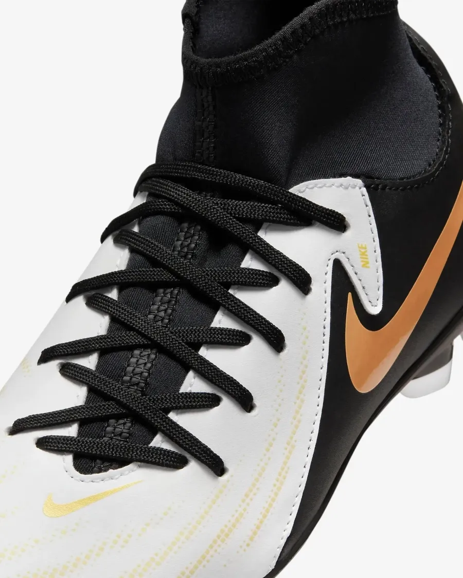 Бутси Nike Phantom Luna 2 Club MG FJ2601-100