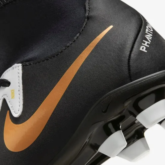 Бутси Nike Phantom Luna 2 Club MG FJ2601-100