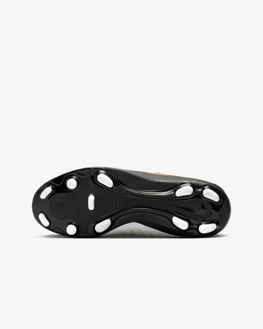 Бутси Nike Phantom Luna 2 Club MG FJ2601-100