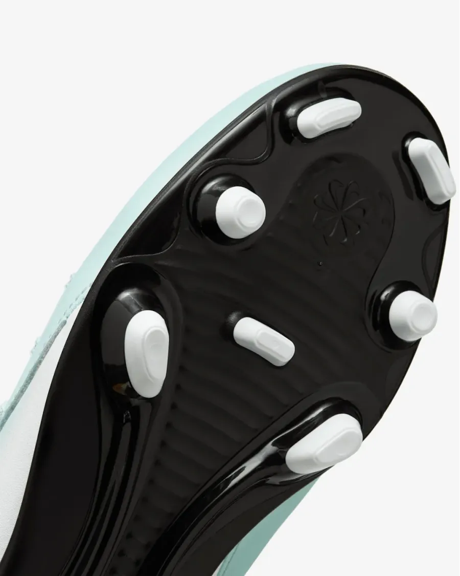 Бутси Nike Phantom Luna 2 Club MG FJ2601-300