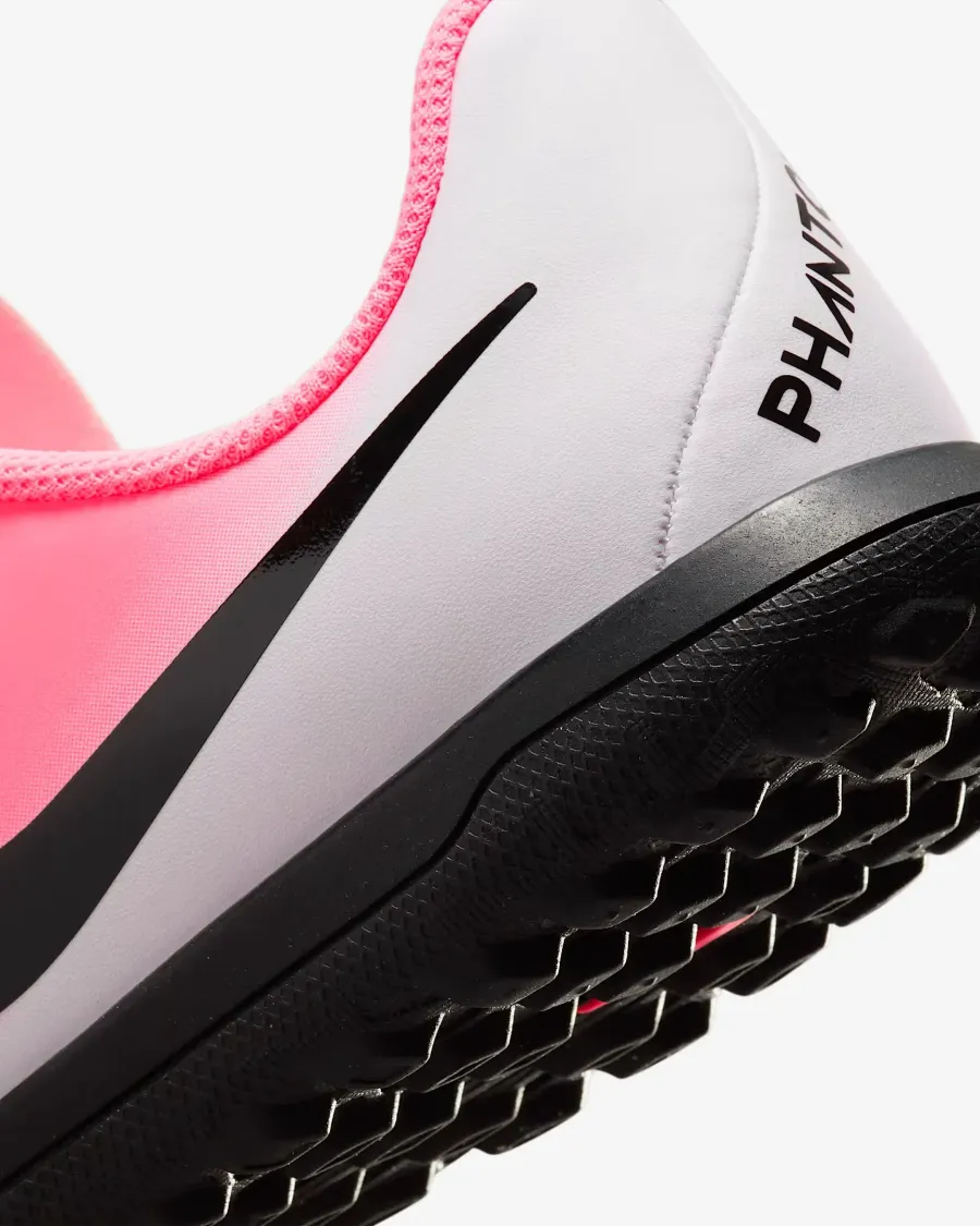 Сороконіжки Nike Phantom GX II Club TF FJ2604-600
