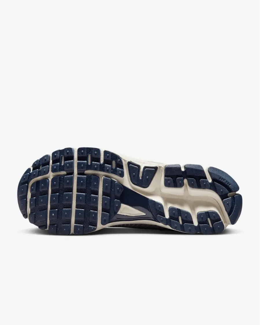 Кросівки Nike Zoom Vomero 5 FJ4151-001