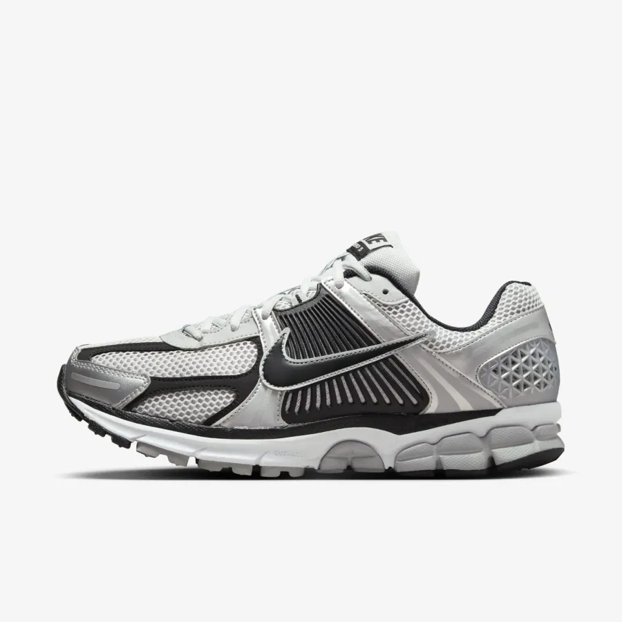 Кросівки Nike Zoom Vomero 5 FJ4151-004