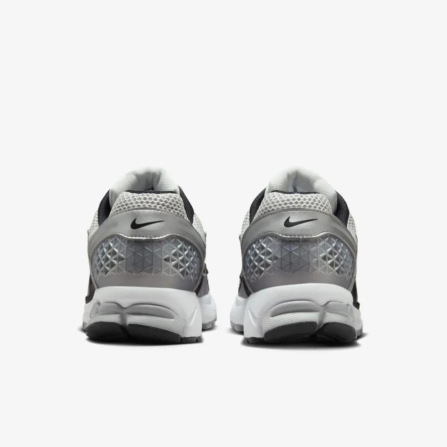 Кросівки Nike Zoom Vomero 5 FJ4151-004