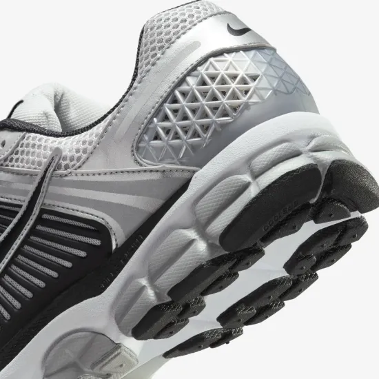 Кросівки Nike Zoom Vomero 5 FJ4151-004