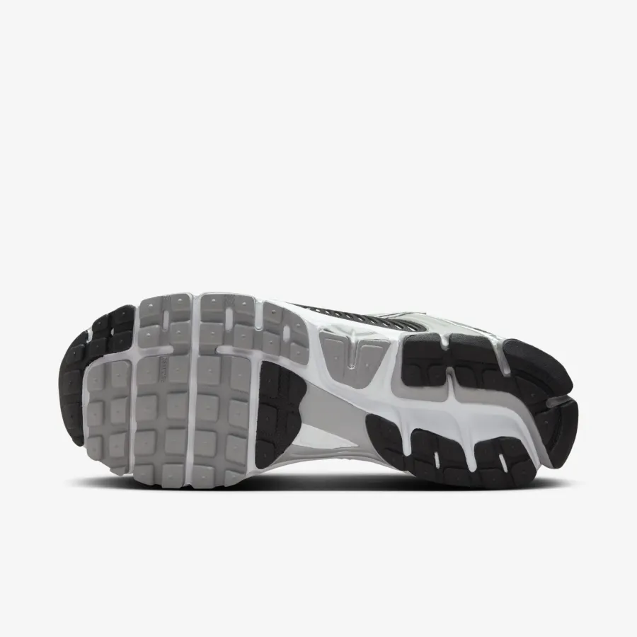 Кросівки Nike Zoom Vomero 5 FJ4151-004