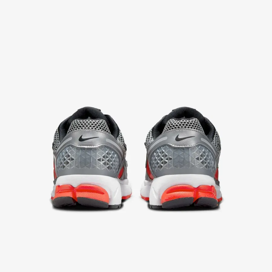 Кросівки Nike Zoom Vomero 5 FJ4151-005