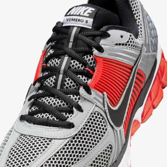 Кросівки Nike Zoom Vomero 5 FJ4151-005