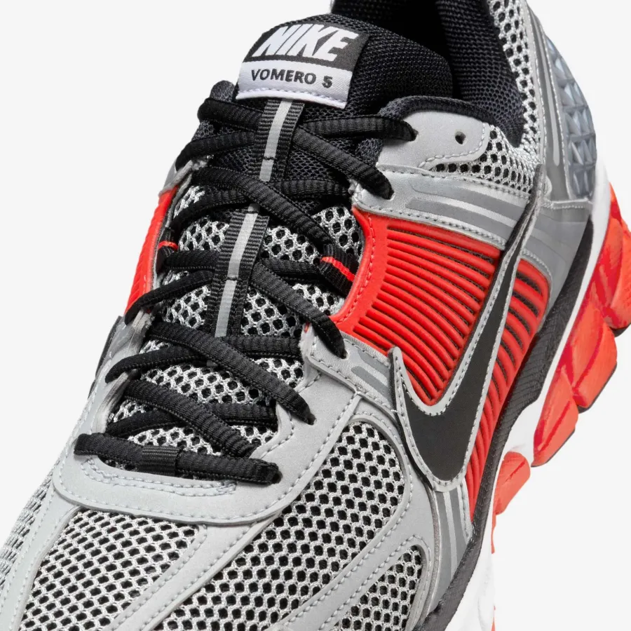 Кросівки Nike Zoom Vomero 5 FJ4151-005