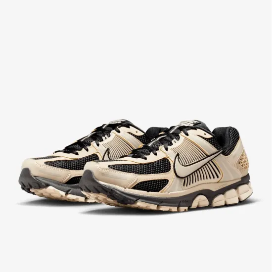 Кросівки Nike Zoom Vomero 5 FJ4151-008