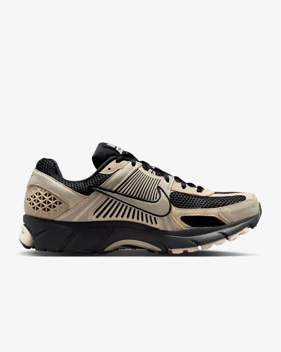Кросівки Nike Zoom Vomero 5 FJ4151-008