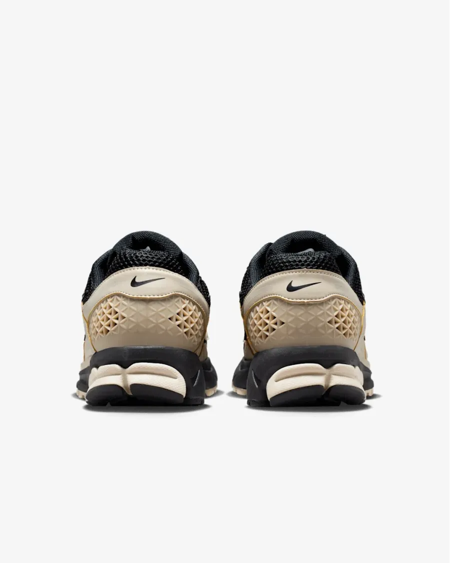 Кросівки Nike Zoom Vomero 5 FJ4151-008