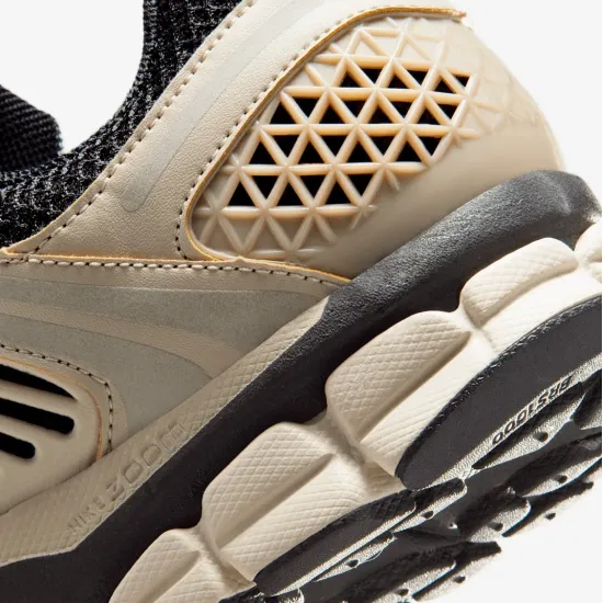 Кросівки Nike Zoom Vomero 5 FJ4151-008
