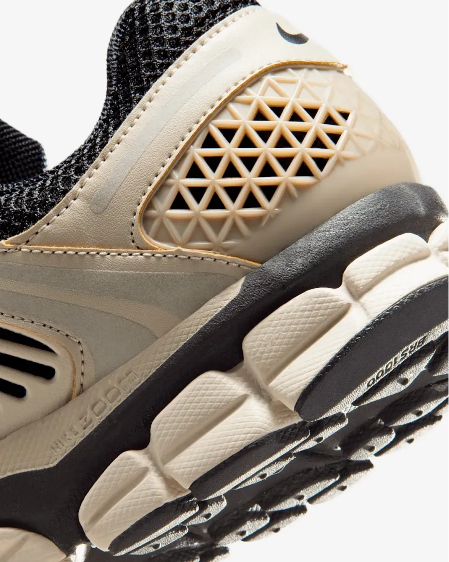 Кросівки Nike Zoom Vomero 5 FJ4151-008