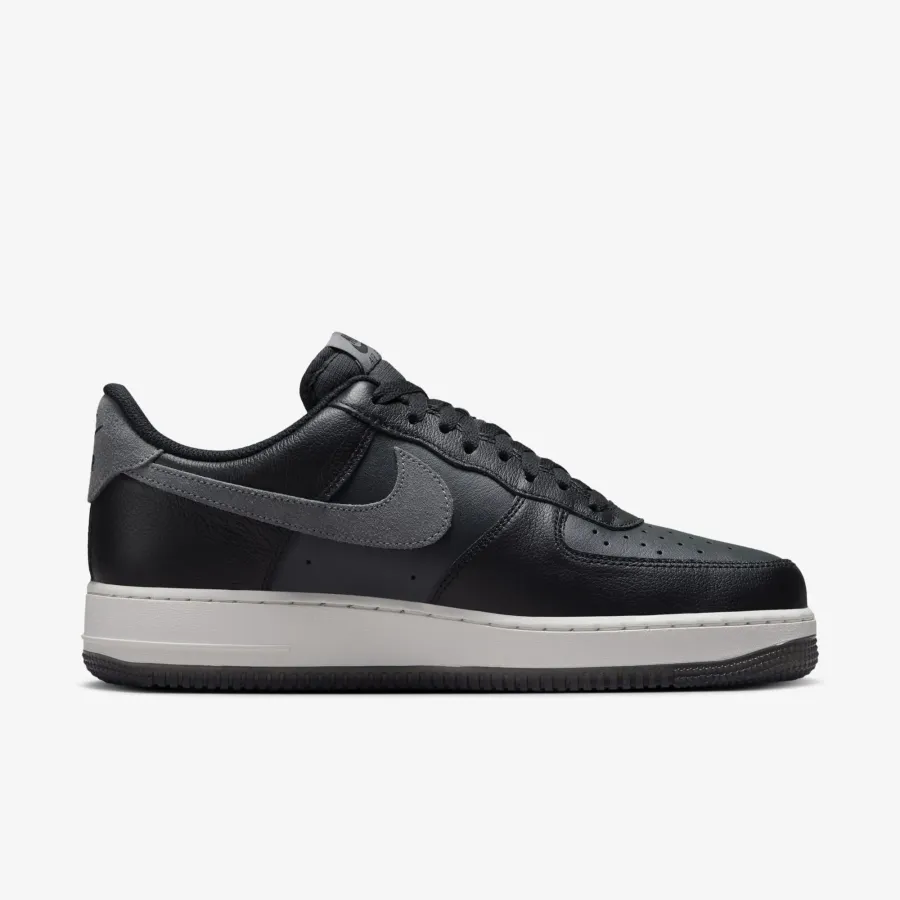 Кросівки Nike Air Force 1 07 LX FJ4170-004