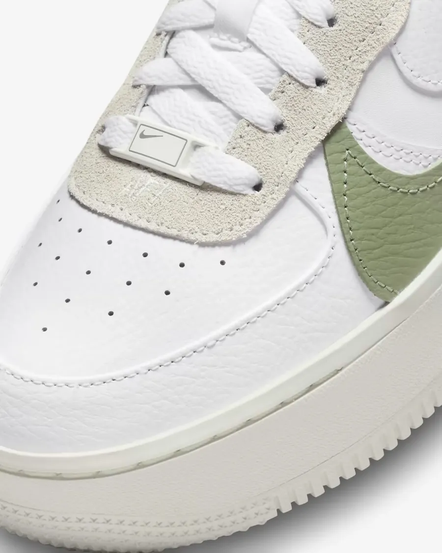 Кросівки Nike Air Force 1 PLT.AF.ORM FJ4739-100