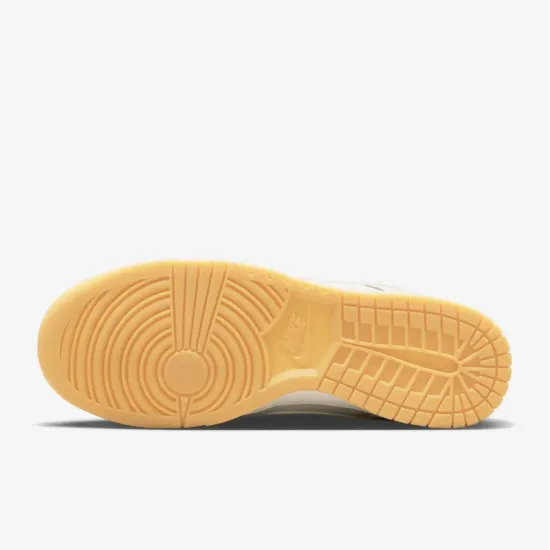Кросівки Nike Dunk Low SE FJ5475-100