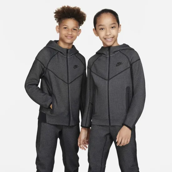 Толстовка Nike Sportswear Tech Fleece Winterized Full‑Zip FJ6023-010