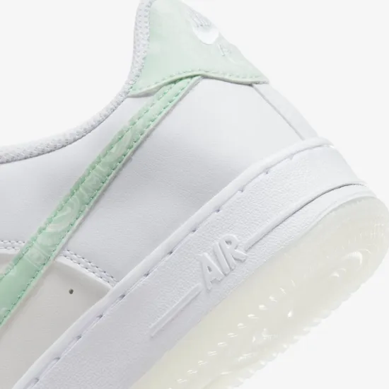 Кросівки Nike Air Force 1 Low LV8 2 FJ7706-131