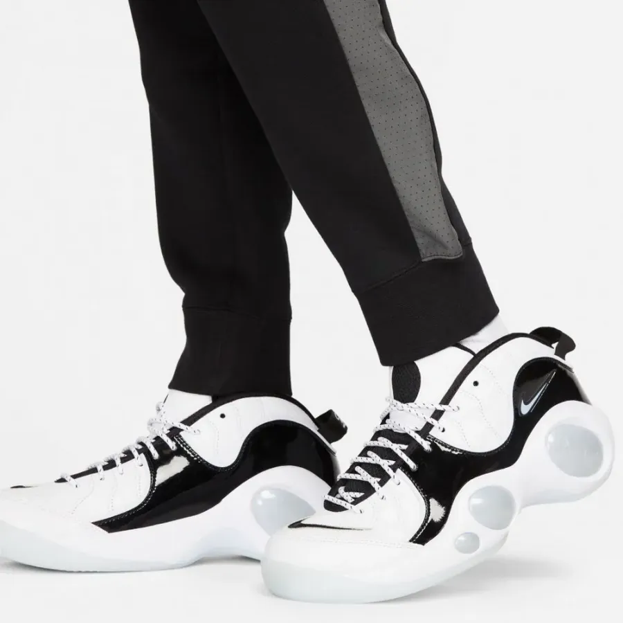 Штани Nike Sportswear Club Fleece Joggers FN0246-010