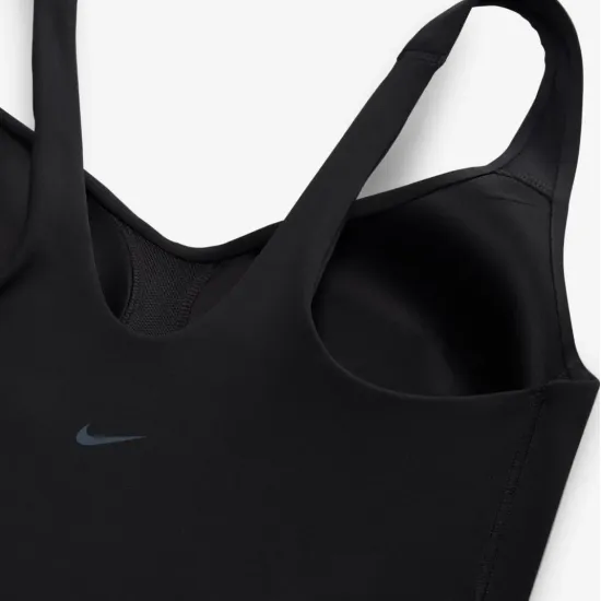 Топ Nike Alate Padded Sports FN0543-010