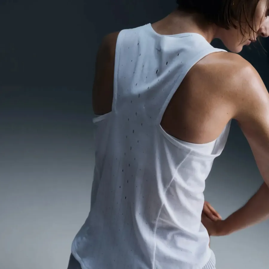 Майка Nike AeroSwift Dri-FIT ADV Singlet FN2504-100