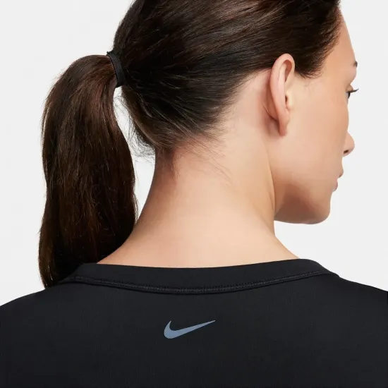 Топ Nike One Fitted Dri-FIT Short-Sleeve Cropped FN2804-010
