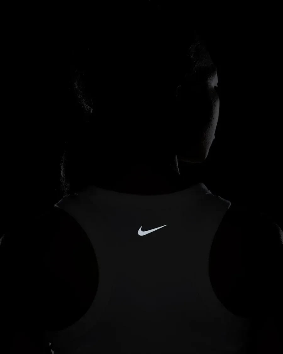 Топ Nike One Classic Dri-FIT Cropped FN2806-100