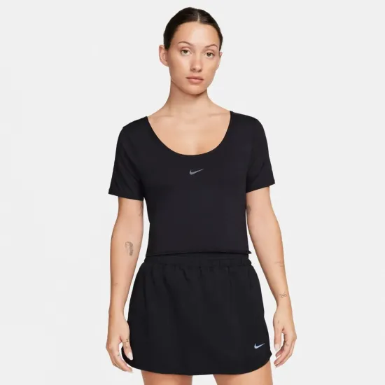 Топ Nike One Classic Dri-FIT Short-Sleeve Cropped Twist FN2851-010