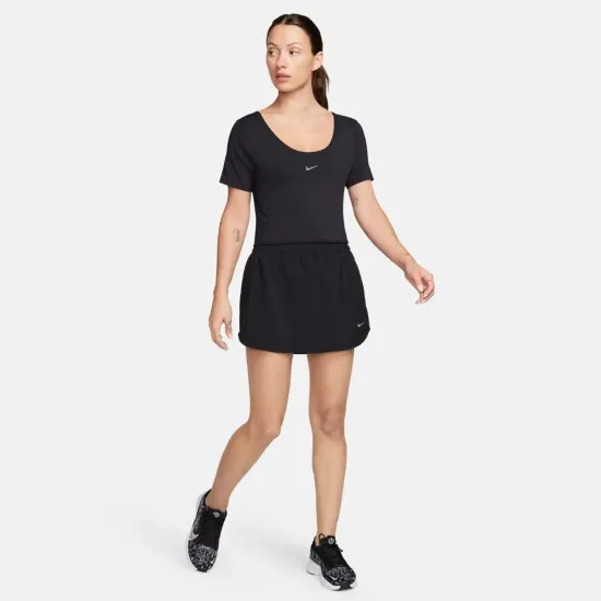 Топ Nike One Classic Dri-FIT Short-Sleeve Cropped Twist FN2851-010