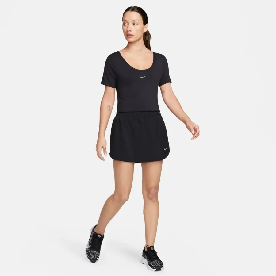 Топ Nike One Classic Dri-FIT Short-Sleeve Cropped Twist FN2851-010