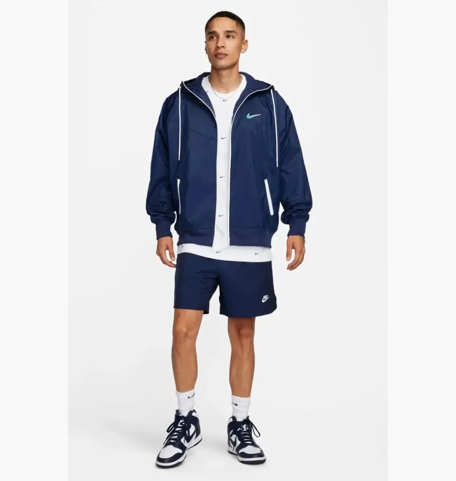 Куртка Nike Windrunner Woven FN3042-410