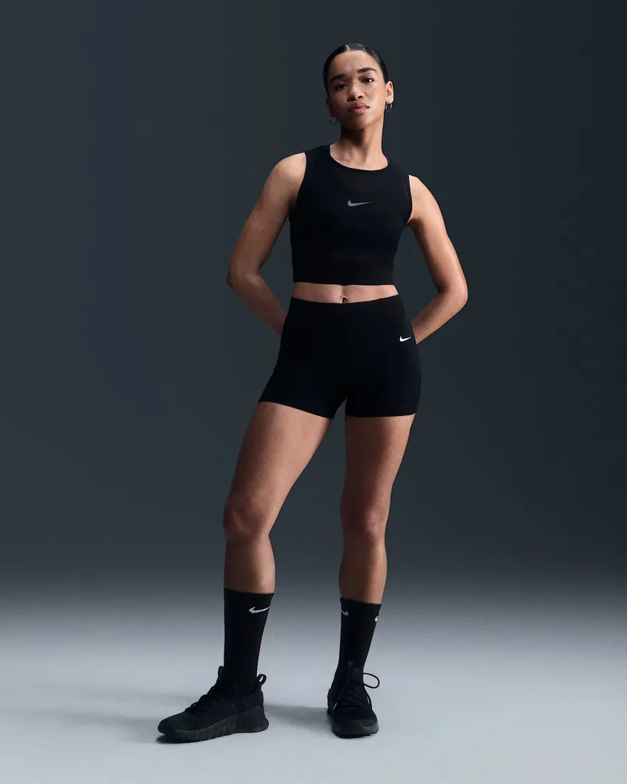 Шорти Nike Pro Mid-Rise Mesh-Paneled FN3336-010