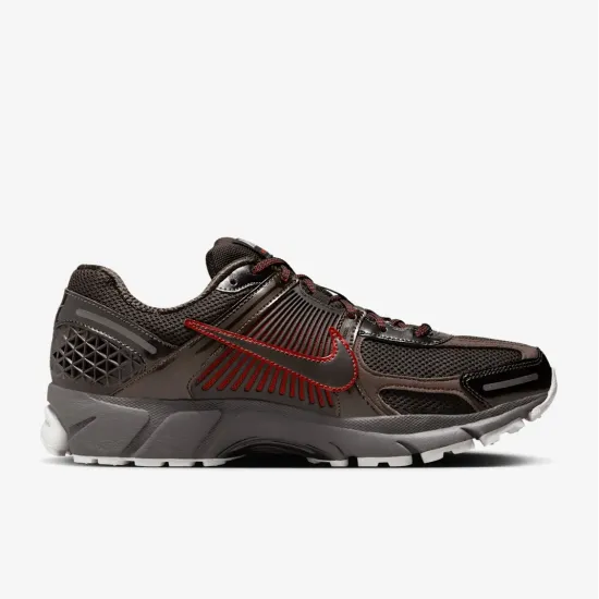 Кросівки Nike Zoom Vomero 5 FN3420-200