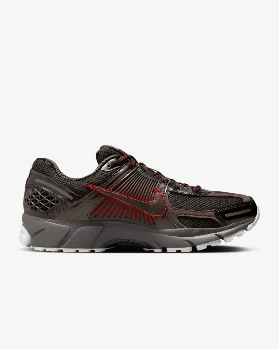 Кросівки Nike Zoom Vomero 5 FN3420-200