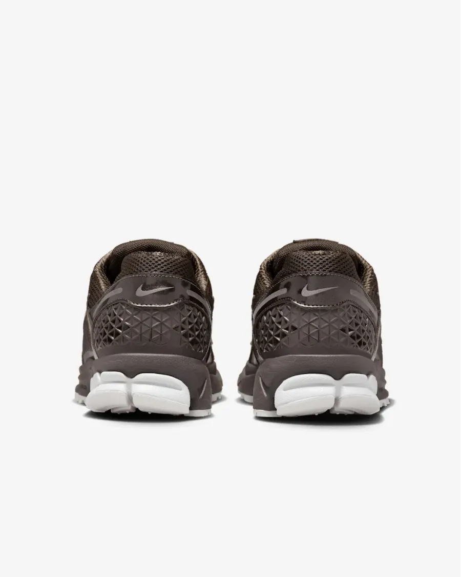 Кросівки Nike Zoom Vomero 5 FN3420-200