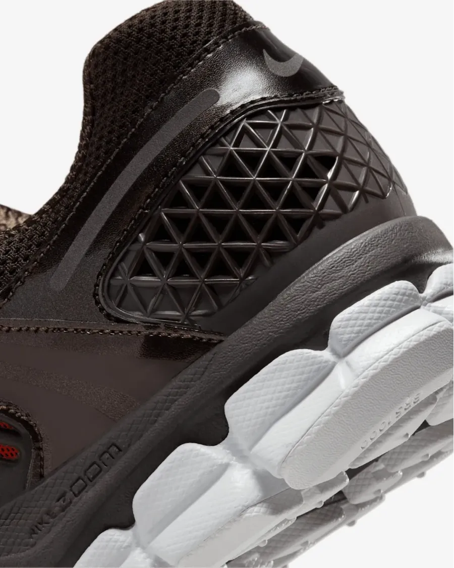 Кросівки Nike Zoom Vomero 5 FN3420-200