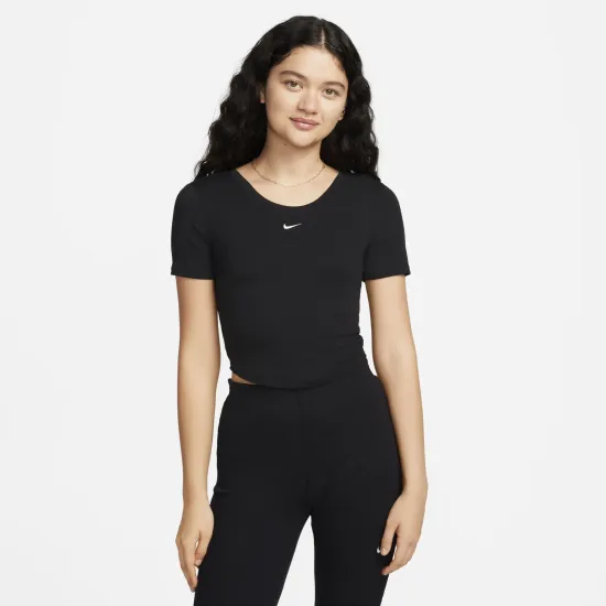 Футболка Nike Sportswear Chill Knit FN3664-010