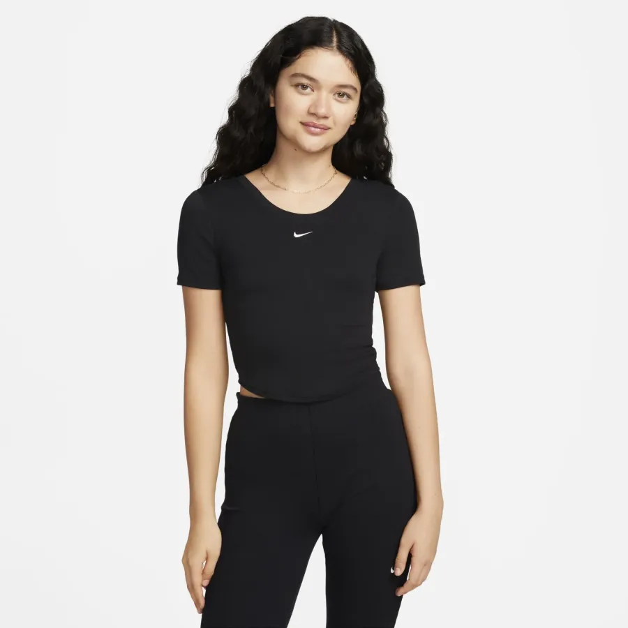 Футболка Nike Sportswear Chill Knit FN3664-010