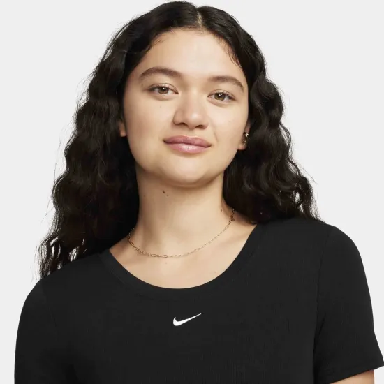 Футболка Nike Sportswear Chill Knit FN3664-010