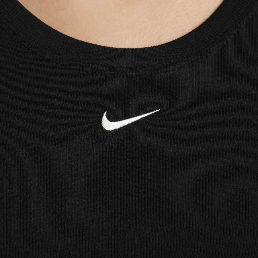 Футболка Nike Sportswear Chill Knit FN3664-010