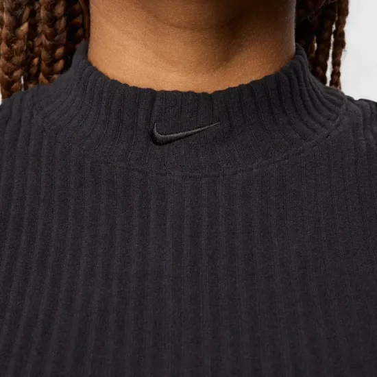 Топ Nike Sportswear Chill Knit Tight Mock-Neck Cropped FN3677-010
